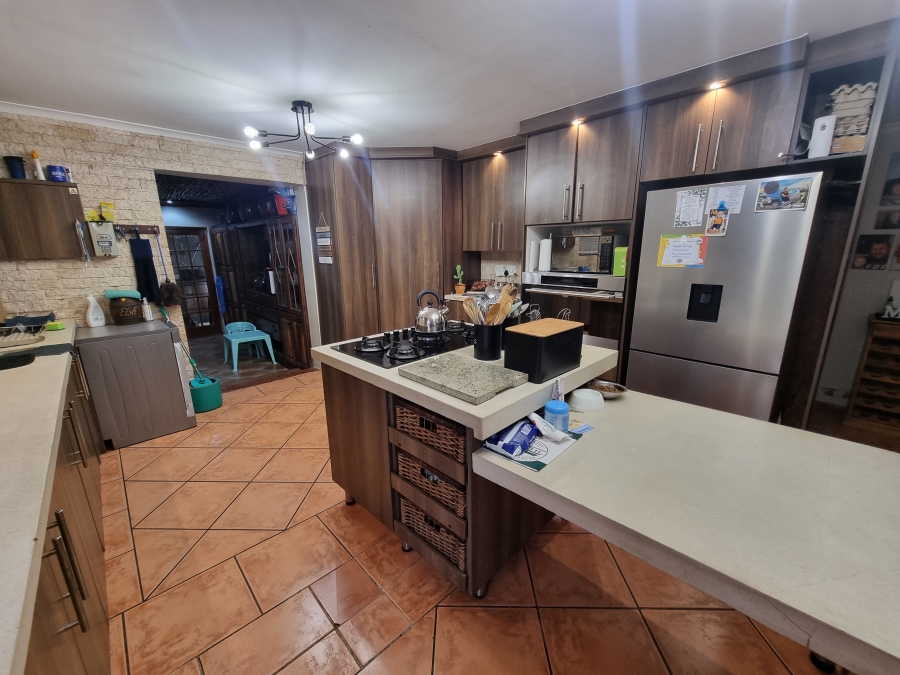 3 Bedroom Property for Sale in Dobson Western Cape